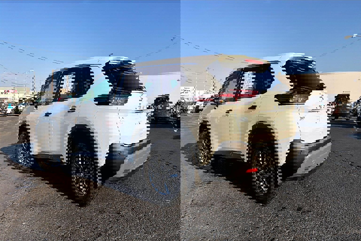 Used 2022 Nissan Rogue S image 5