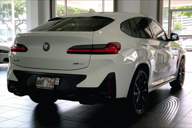 Used 2023 BMW X4 xDrive30i w/ M Sport Package AWD/4WD image 6