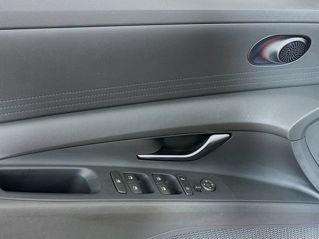 Used 2023 Hyundai Elantra SEL FWD image 10