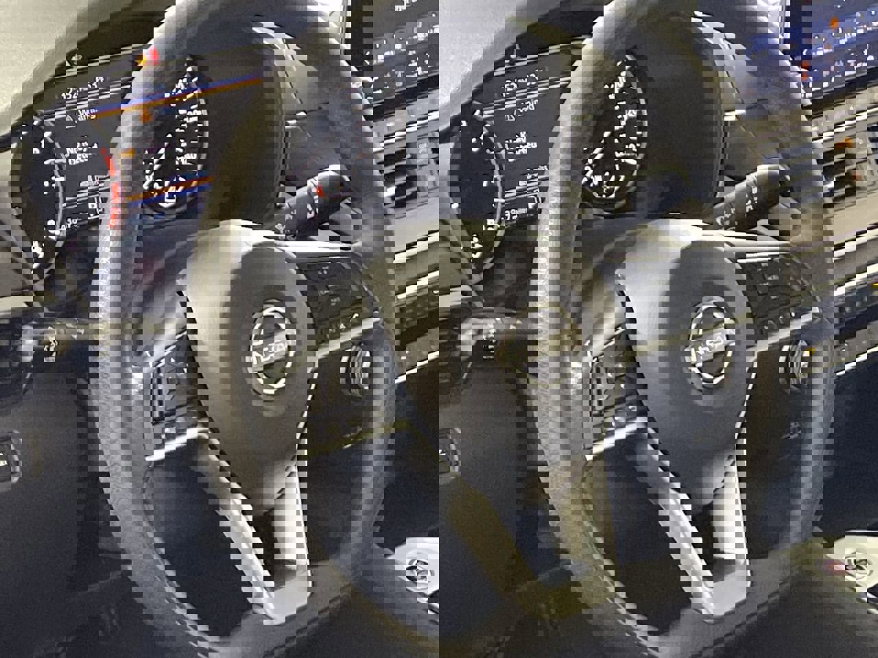 Used 2024 Nissan Altima 2.5 SV image 13