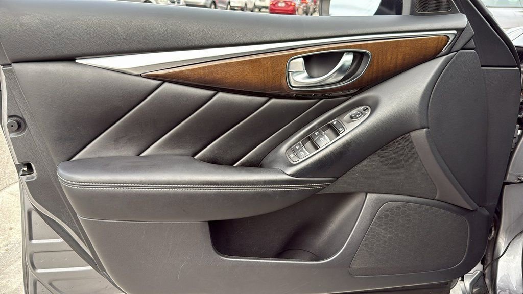 Used 2018 INFINITI Q50 Luxe RWD image 11