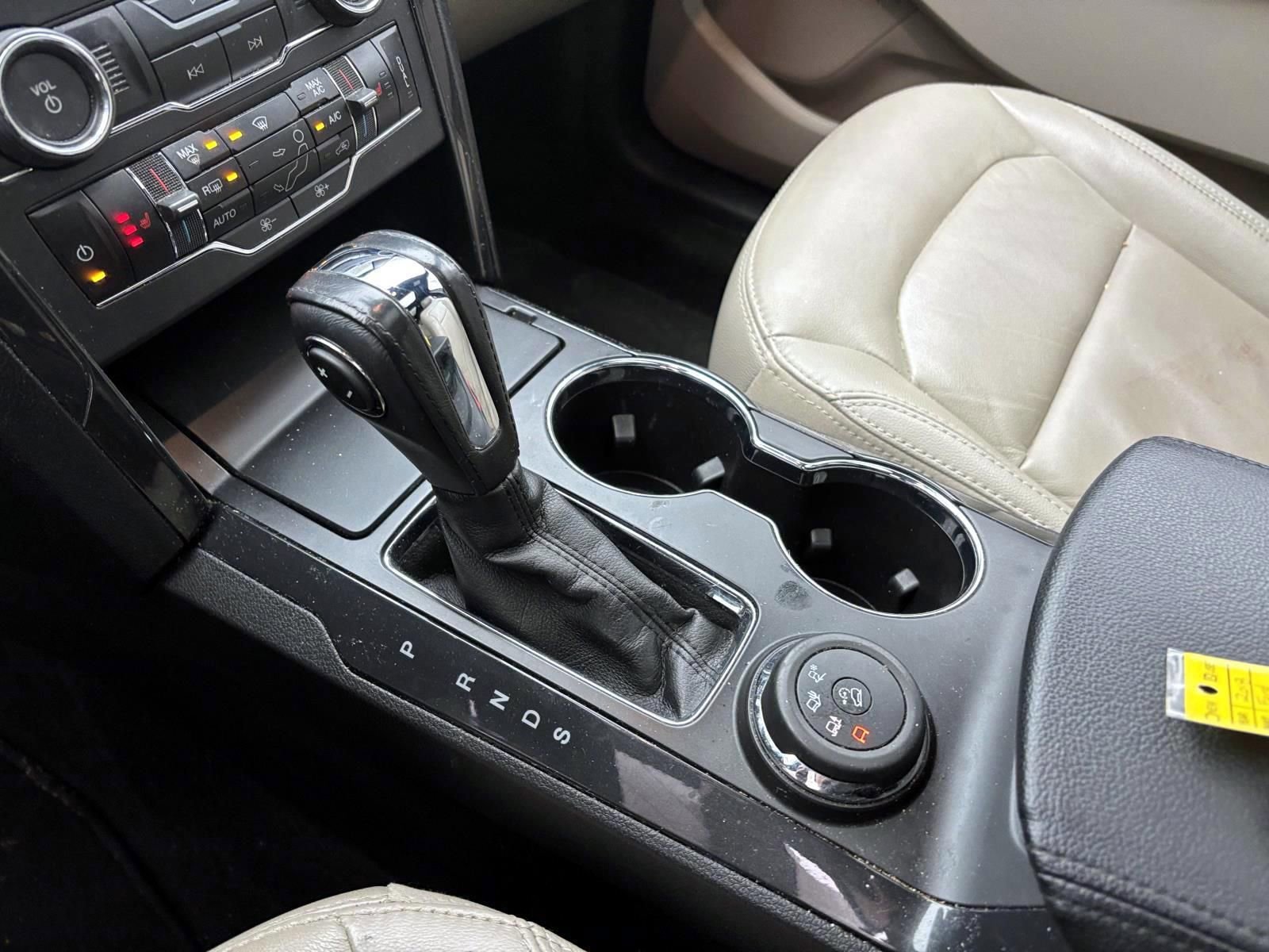 Used 2018 Ford Explorer XLT w/ Equipment Group 202A image 22