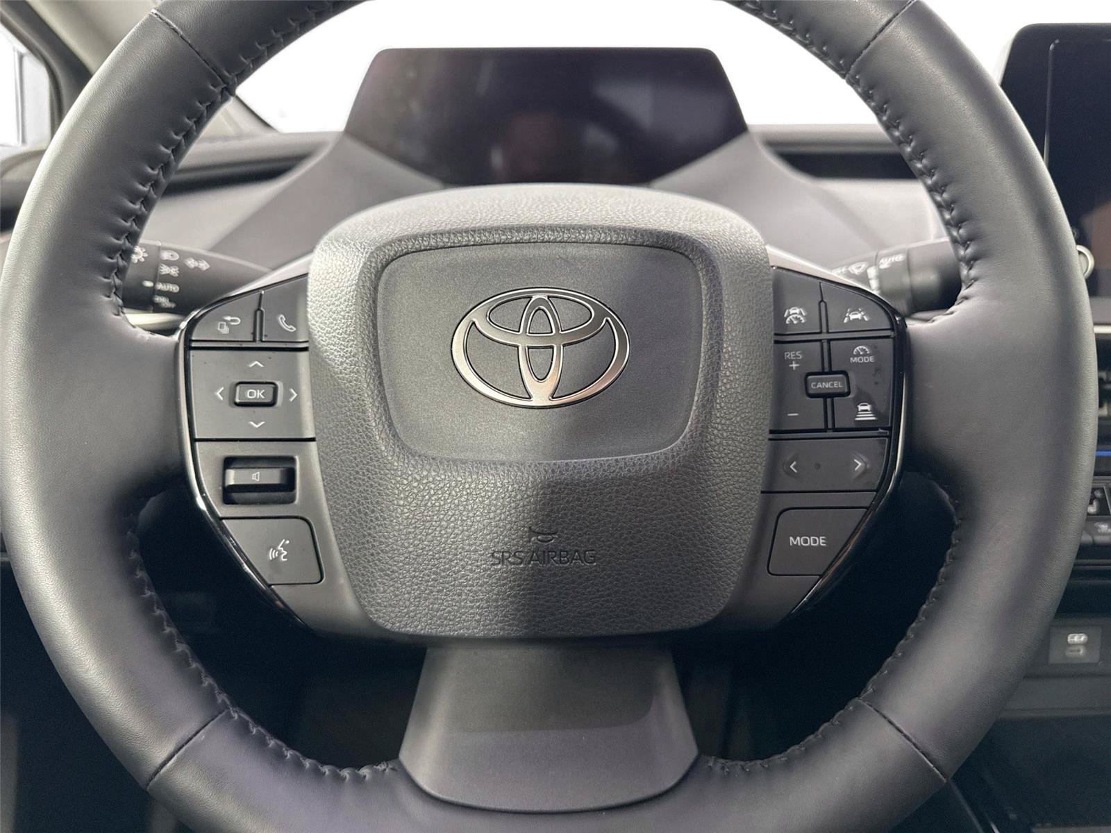 Certified 2025 Toyota Prius XLE FWD image 17