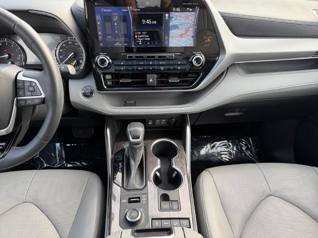 Used 2022 Toyota Highlander Platinum AWD/4WD image 12