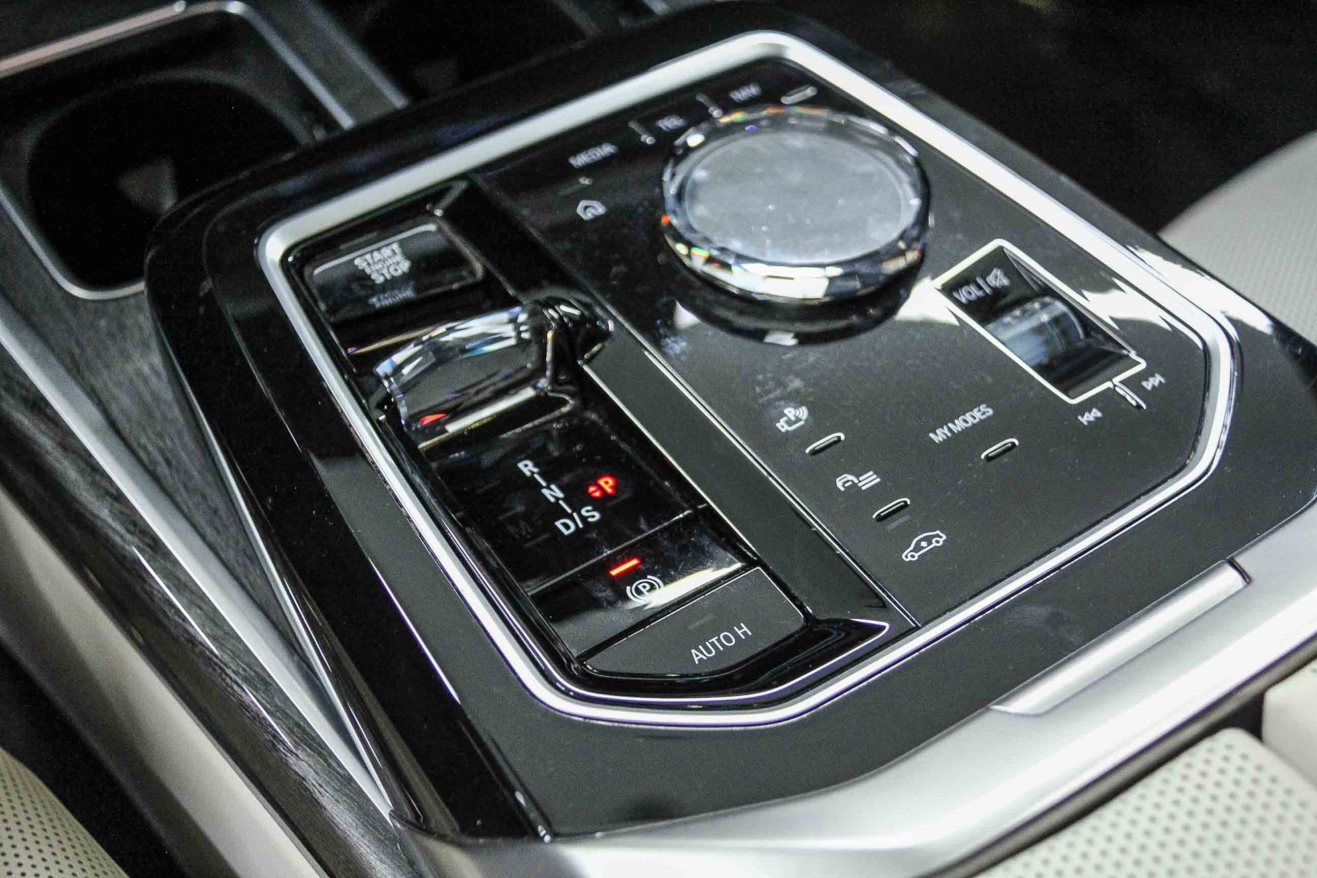 Certified 2024 BMW 760i xDrive w/ Executive Package AWD/4WD image 20