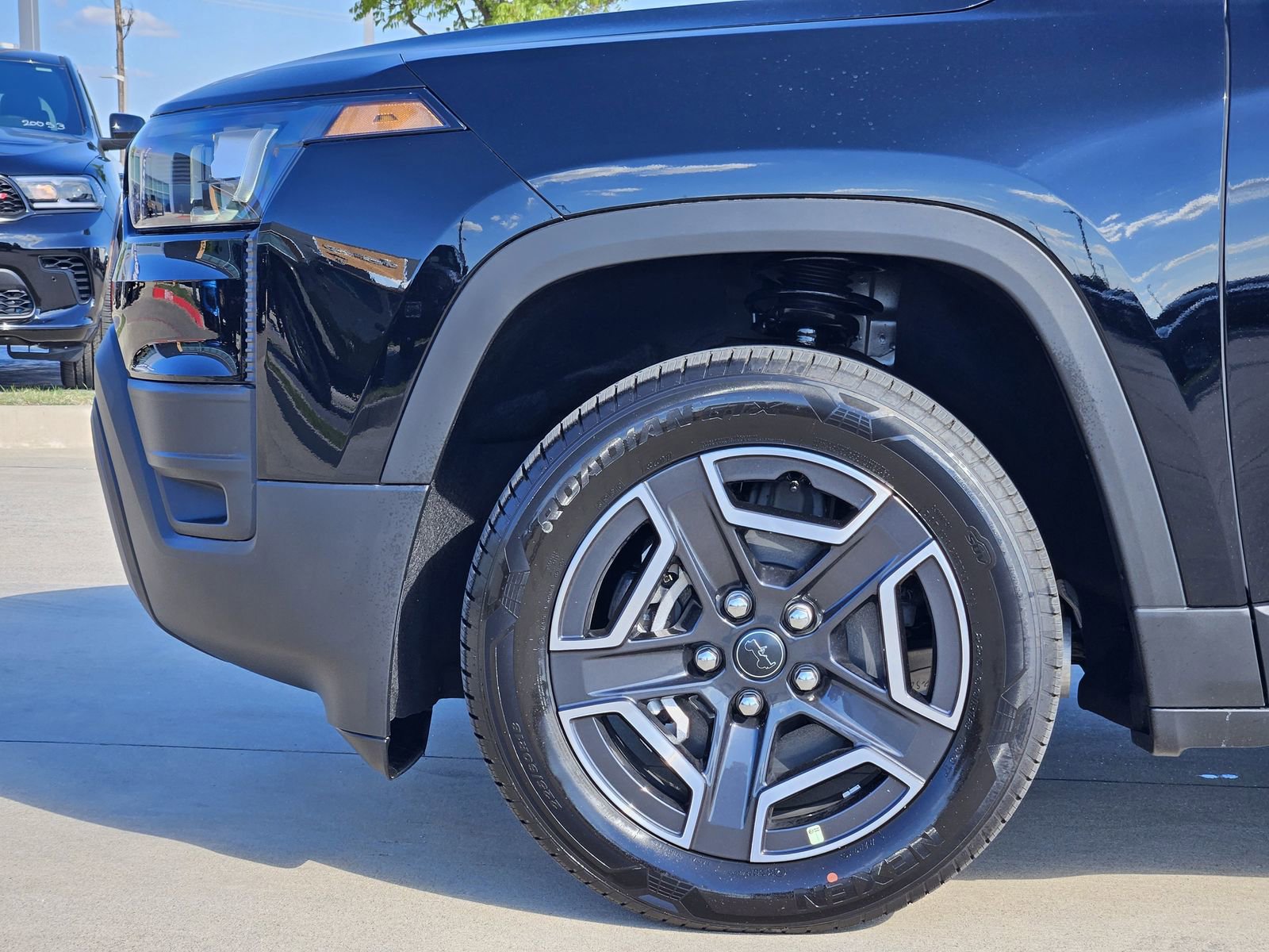 New 2026 Jeep Cherokee Laredo image 11