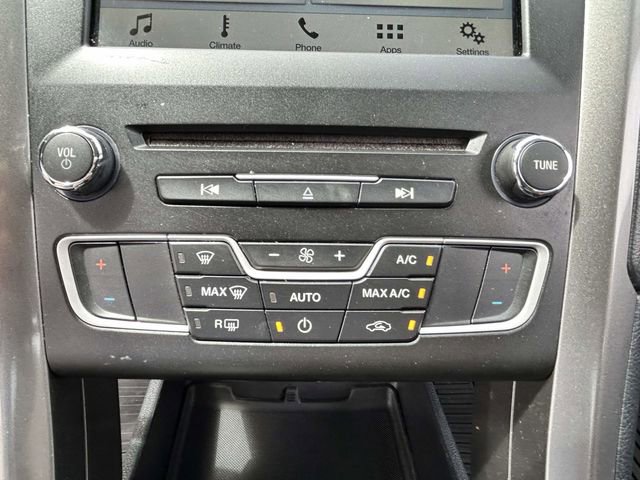 Used 2018 Ford Fusion SE w/ Fusion SE Technology Package image 20