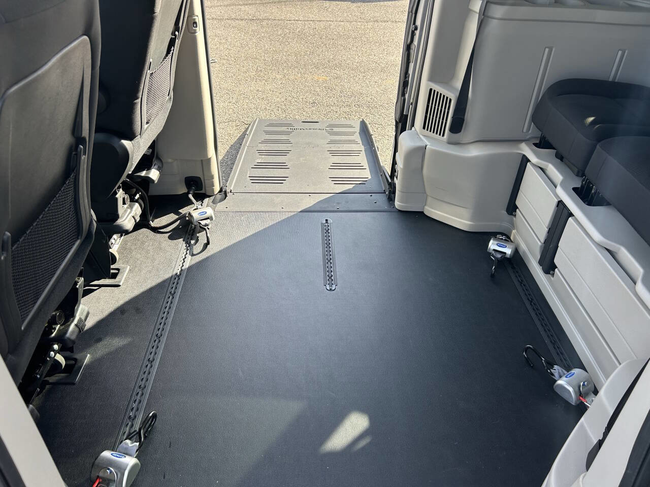 Used 2018 Dodge Grand Caravan SE w/ Power Convenience Group I image 24