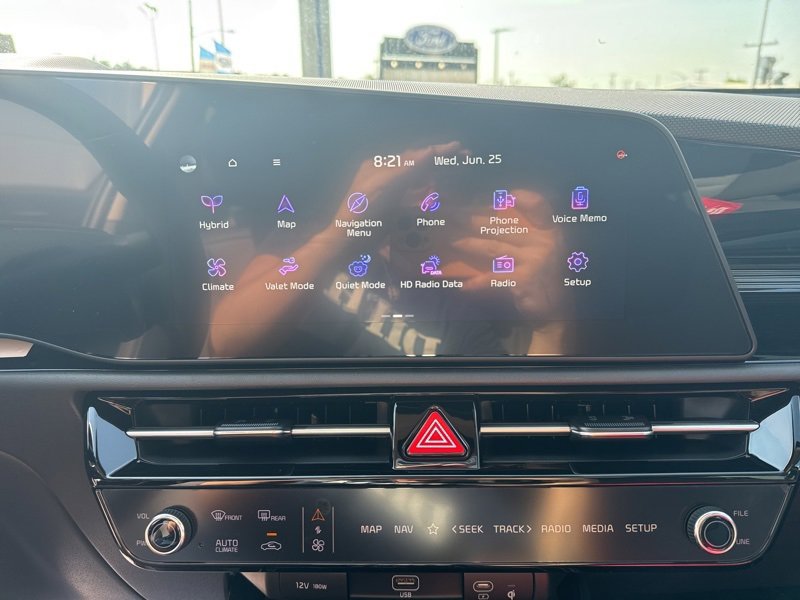 New 2025 Kia Niro EX Touring image 32