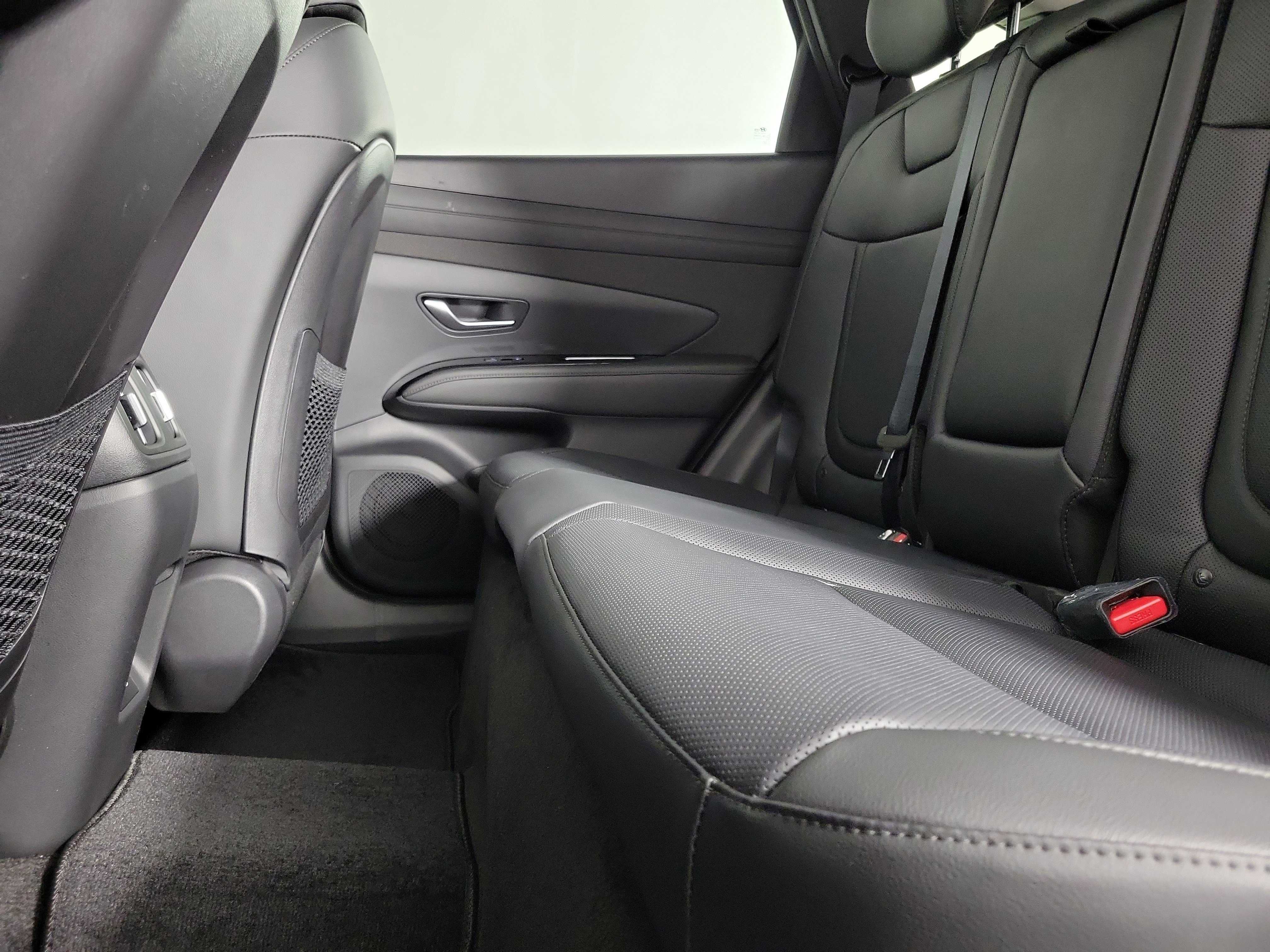 New 2025 Hyundai Tucson Limited w/ Tow & Go Package image 32
