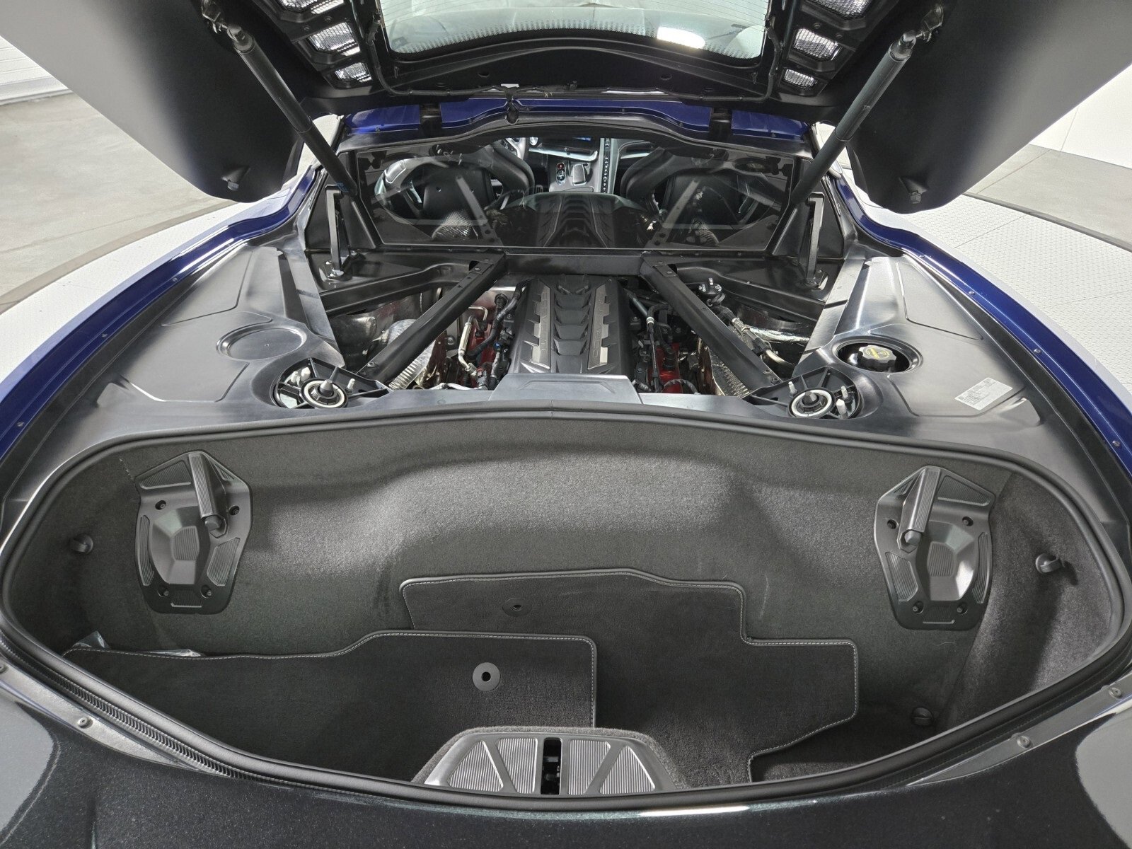 Used 2025 Chevrolet Corvette Stingray Coupe w/ Z51 Performance Package image 18