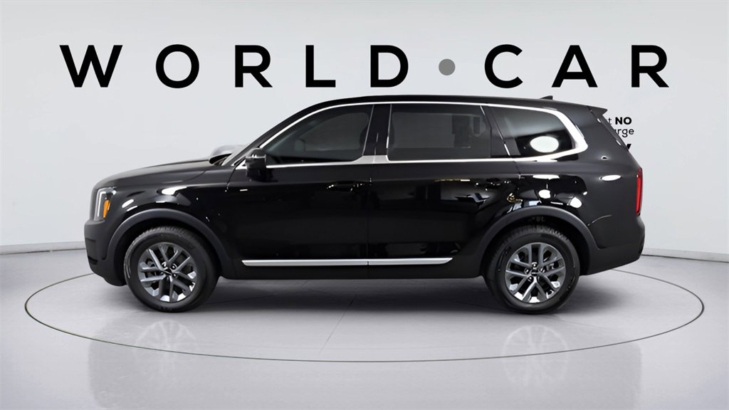 Used 2024 Kia Telluride LX image 4