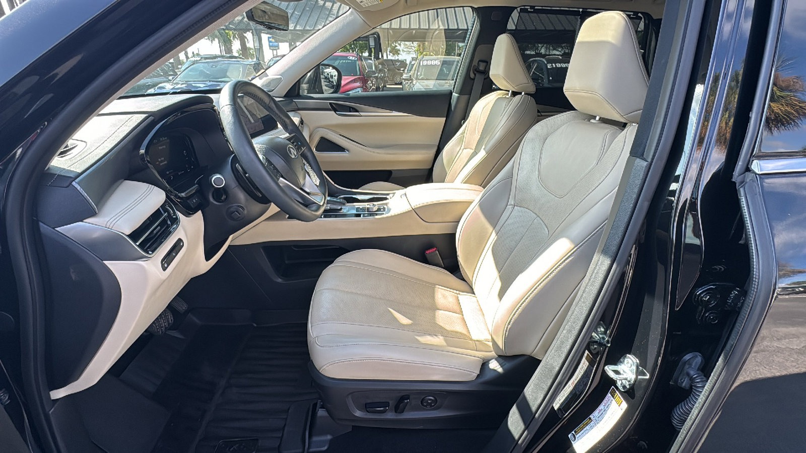 Used 2025 INFINITI QX60 Luxe w/ Vision Package image 14