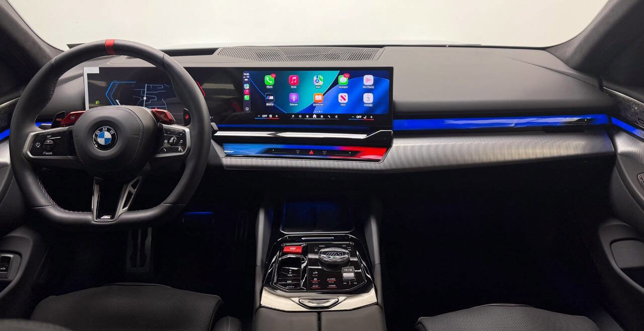 Used 2026 BMW M5 Touring image 40