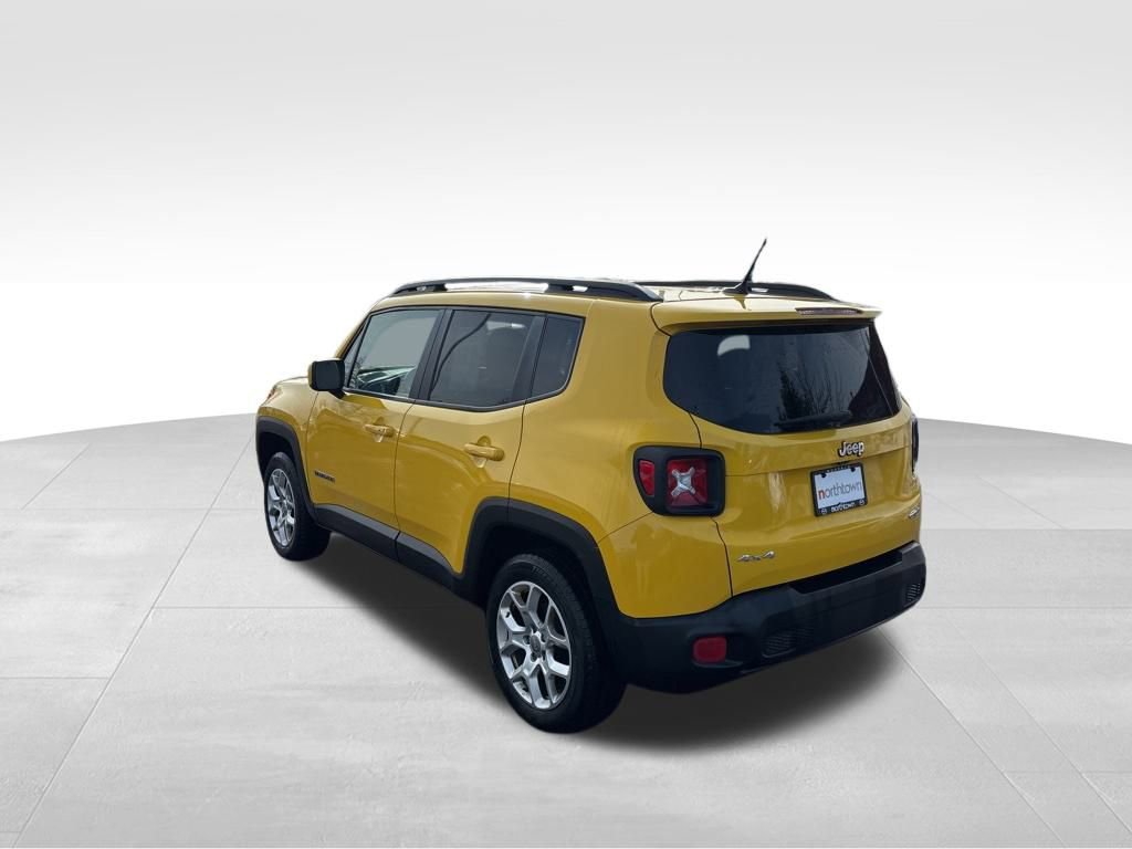 Used 2017 Jeep Renegade Latitude image 3