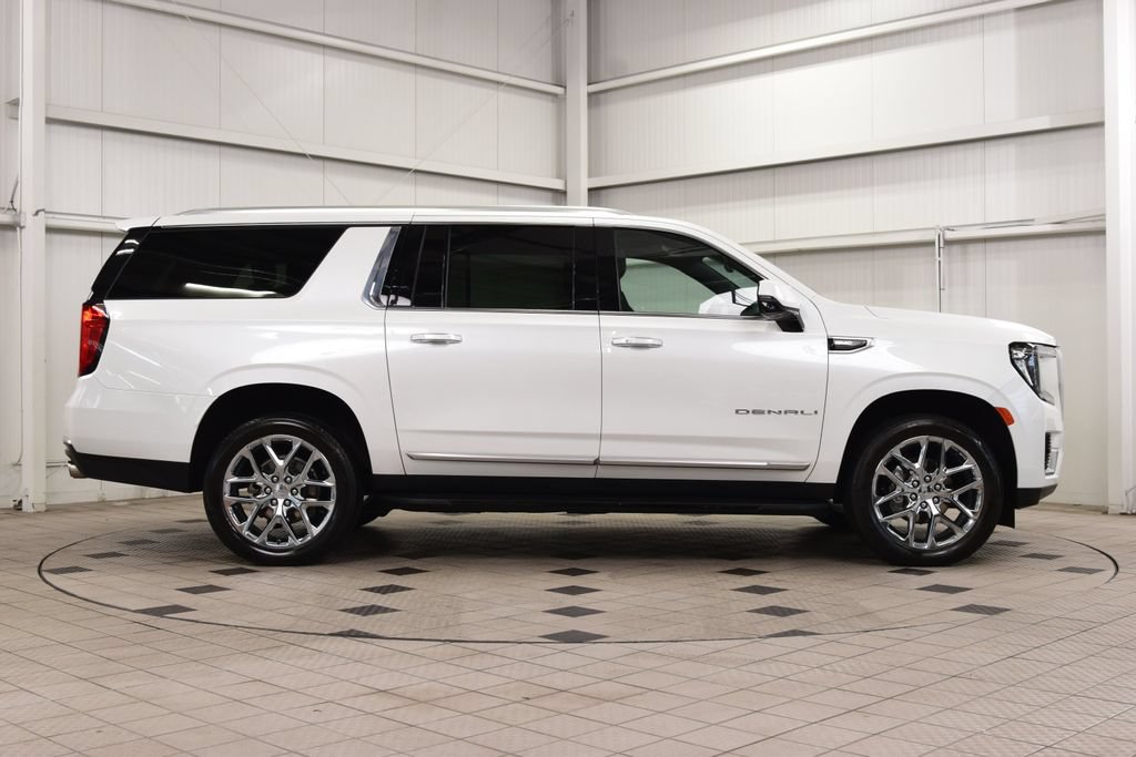 Used 2024 GMC Yukon XL Denali AWD/4WD image 9