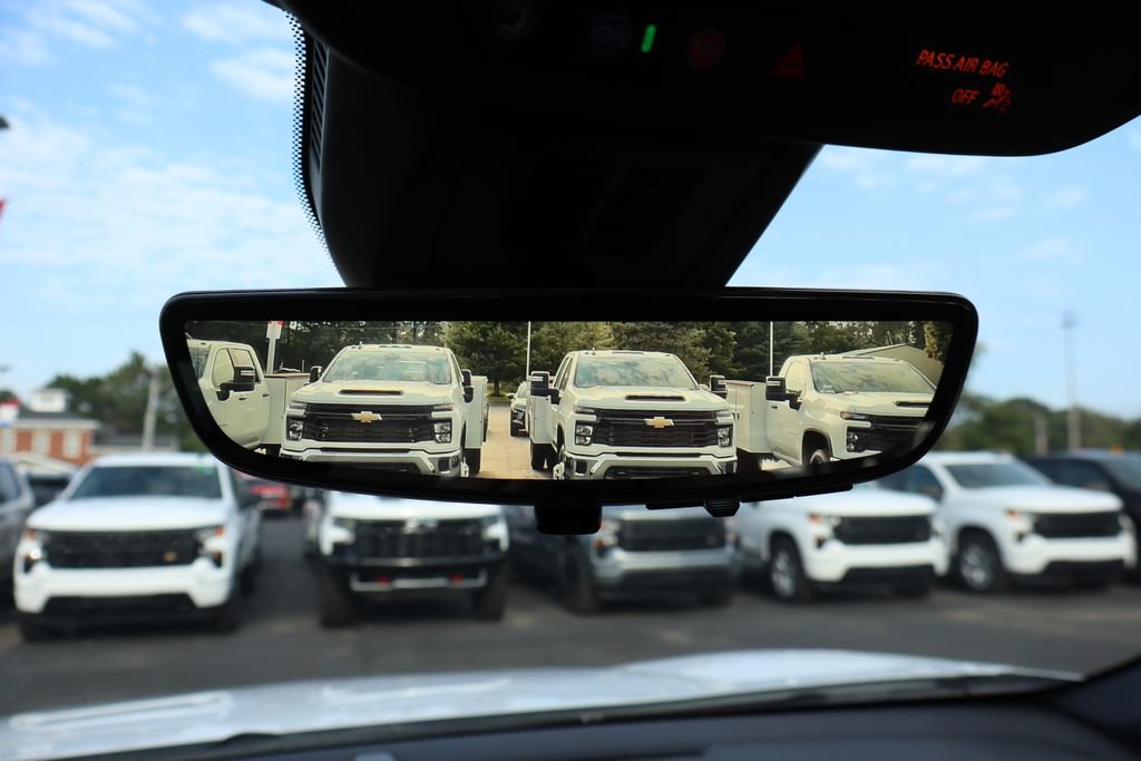 New 2027 Chevrolet Equinox LT w/ Convenience Package II FWD image 15