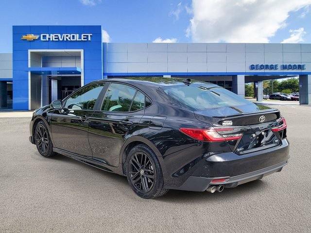 Used 2025 Toyota Camry SE FWD image 3
