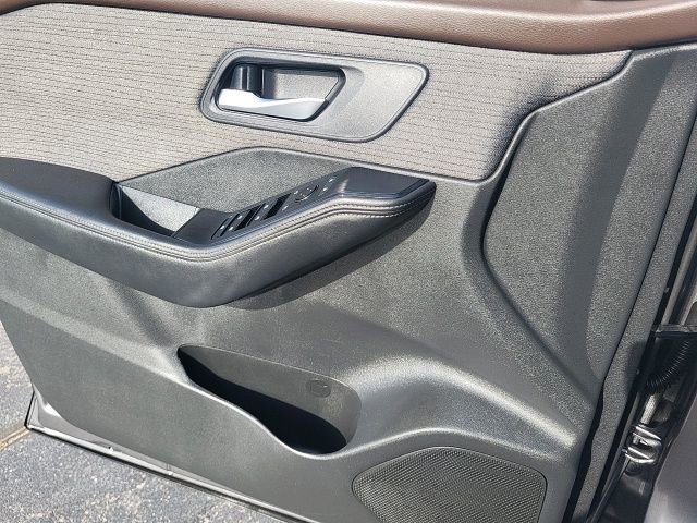 Used 2022 Nissan Rogue SV image 20