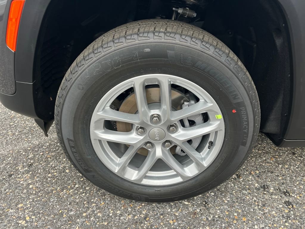 New 2025 Jeep Grand Cherokee Laredo X w/ Luxury Tech Group I image 24