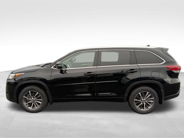 Used 2017 Toyota Highlander XLE AWD/4WD image 4