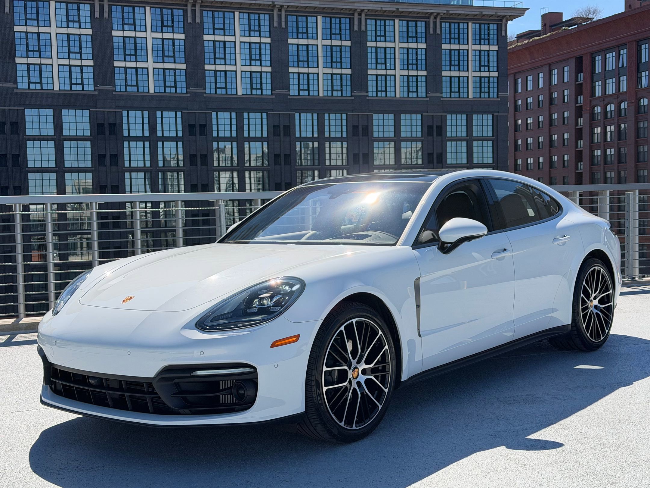 Certified 2023 Porsche Panamera 4 Platinum Edition image 1