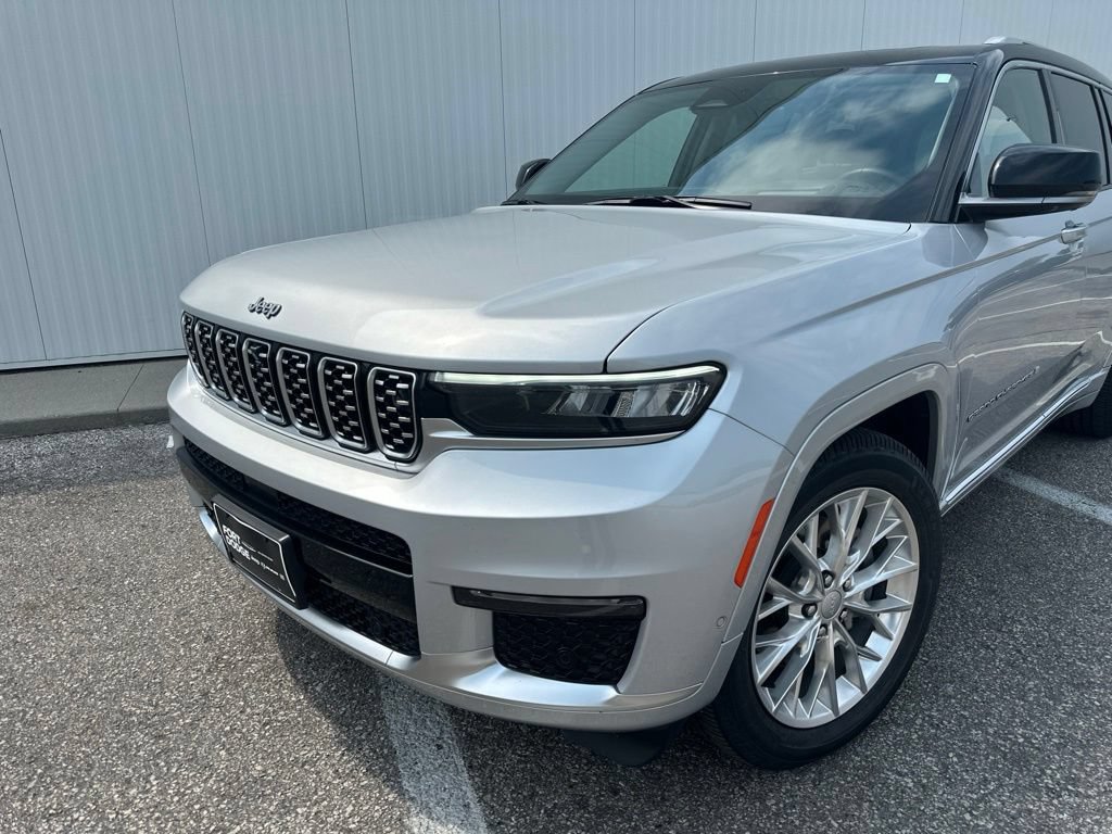 Used 2021 Jeep Grand Cherokee L Summit w/ Advanced Protech Group IV AWD/4WD image 2