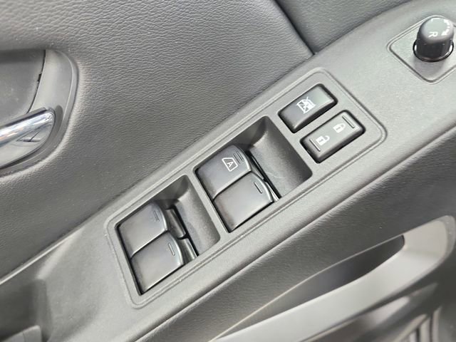 Used 2025 Nissan Frontier SV w/ SV Convenience Package RWD image 32