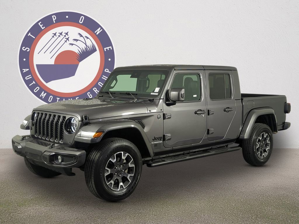 Used 2021 Jeep Gladiator Overland AWD/4WD image 2