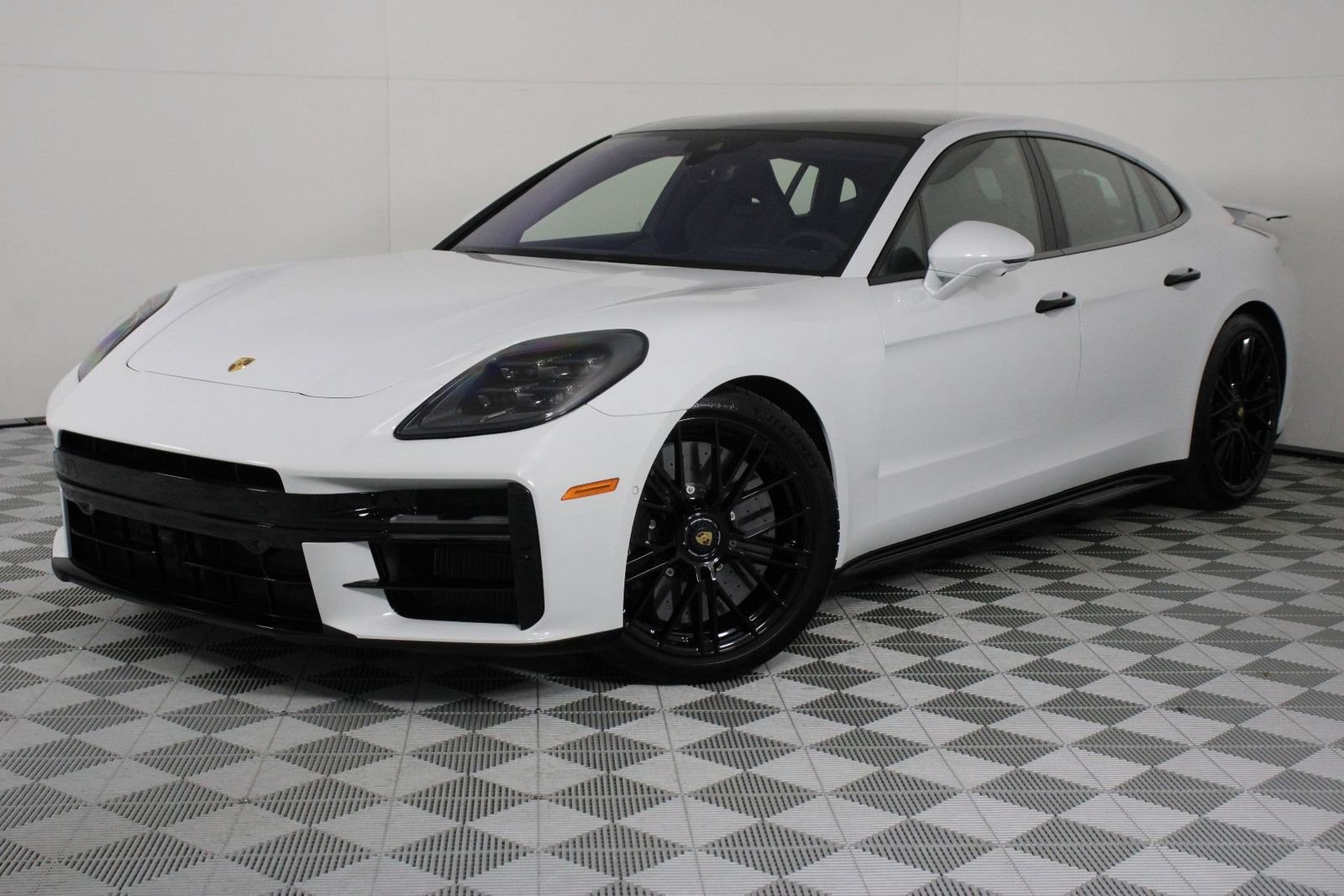 Certified 2026 Porsche Panamera GTS AWD/4WD image 35