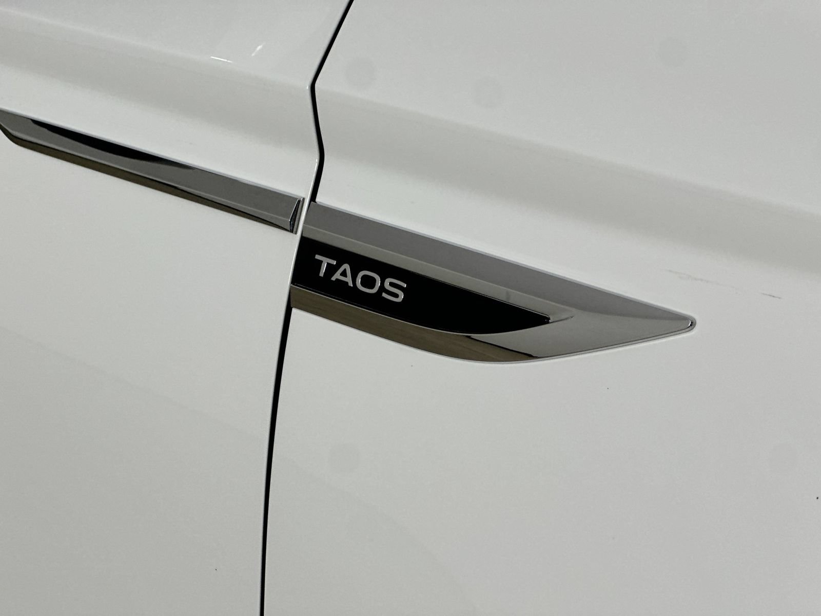 Used 2024 Volkswagen Taos SEL AWD/4WD image 9