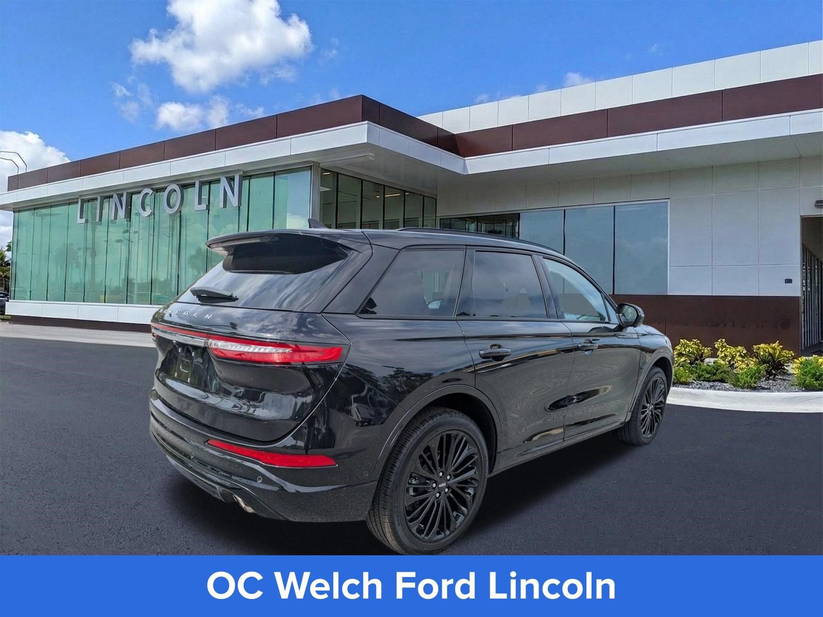 Certified 2023 Lincoln Corsair Reserve w/ Equipment Group 202A FWD image 3