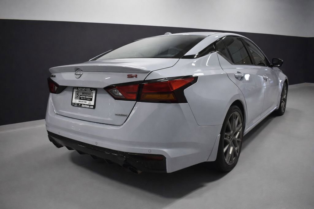 Used 2024 Nissan Altima 2.0 SR image 8