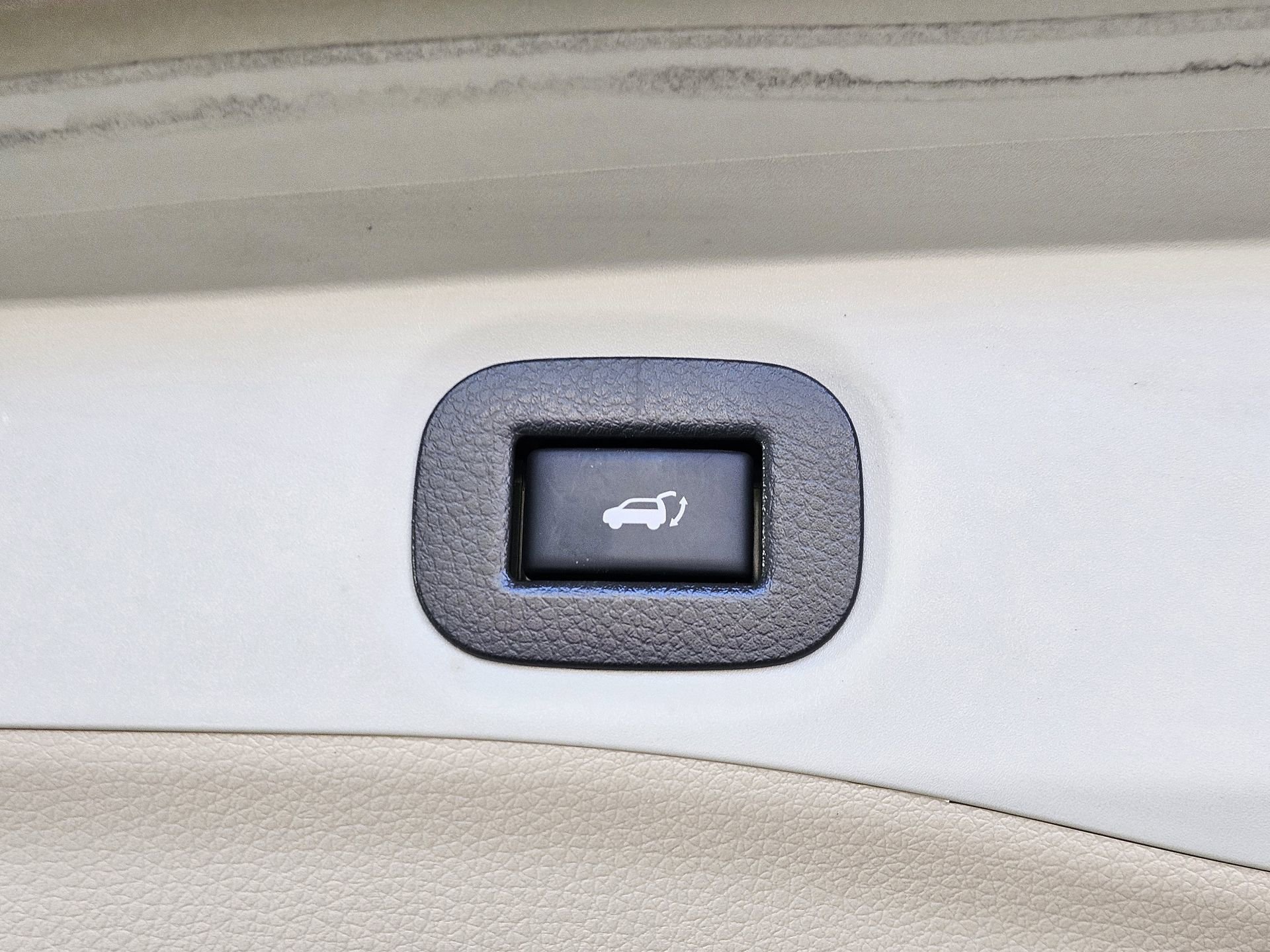 Used 2018 Nissan Rogue SL w/ Premium Package AWD/4WD image 13