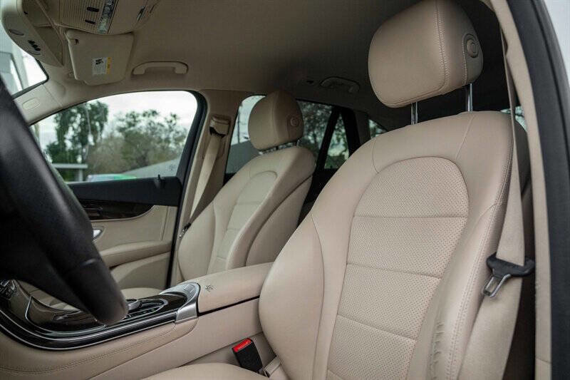 Used 2018 Mercedes-Benz GLC 300 image 10
