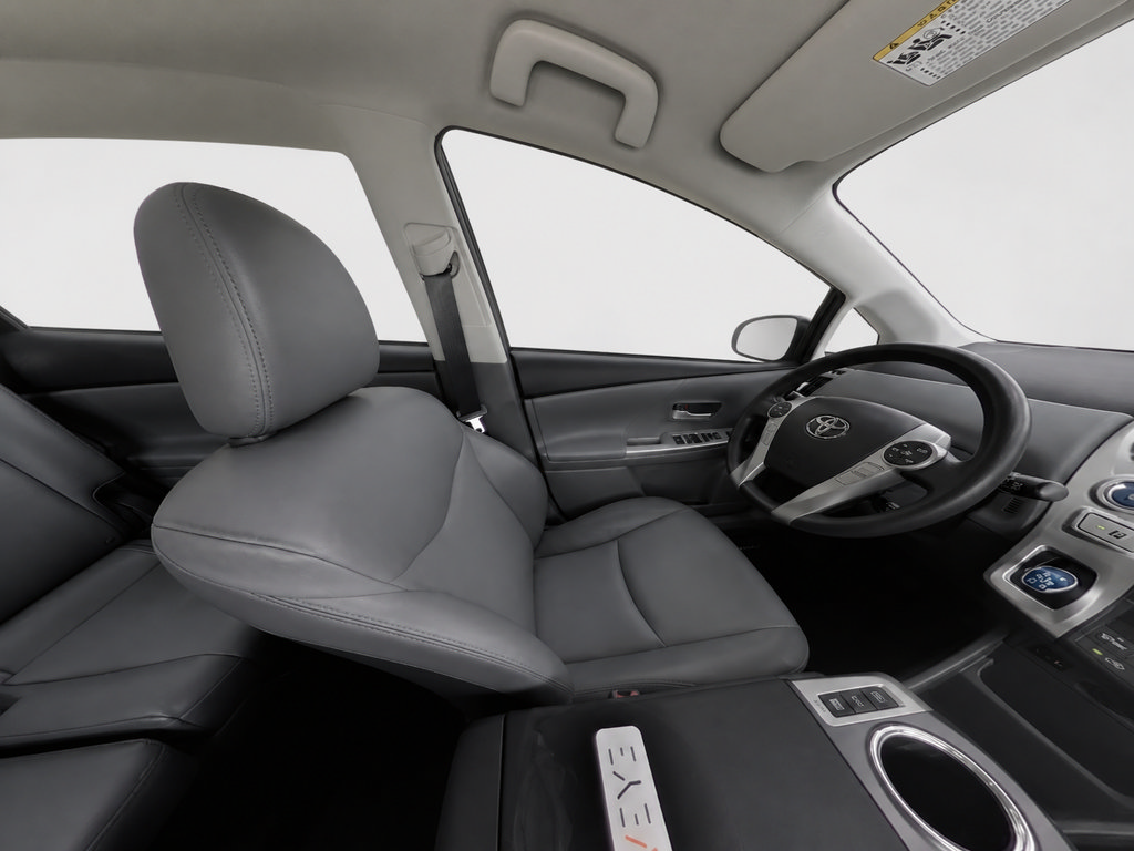 Used 2012 Toyota Prius V Five FWD image 10