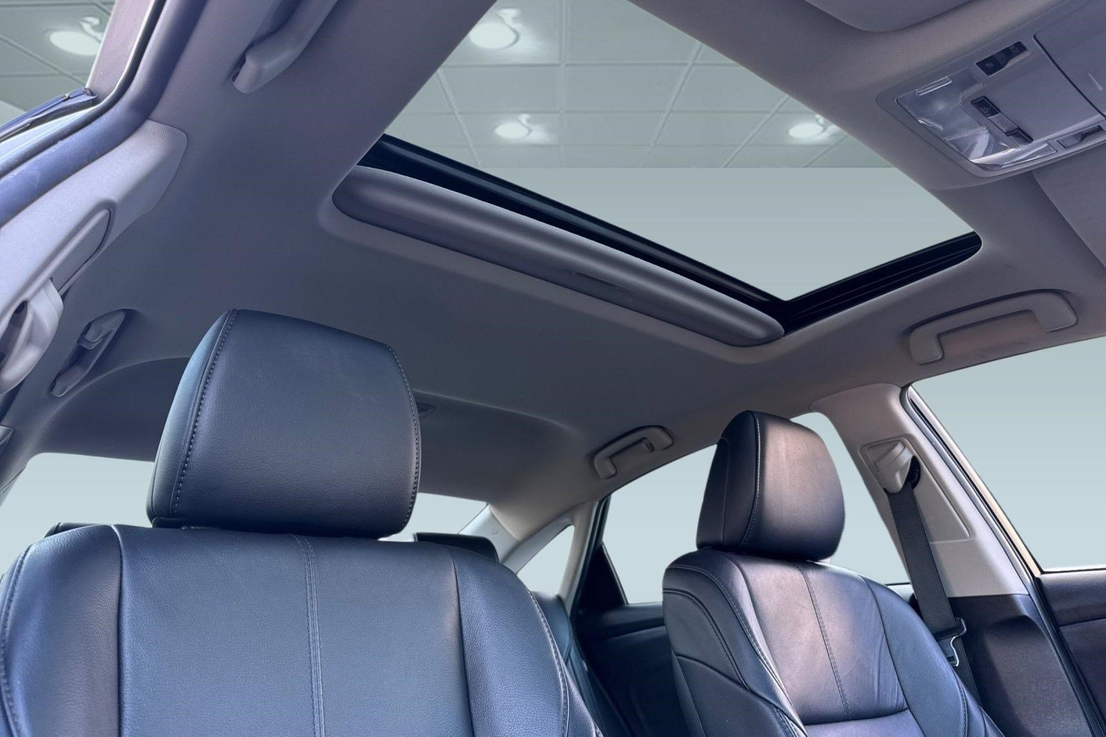 Used 2014 Toyota Avalon XLE Premium FWD image 24