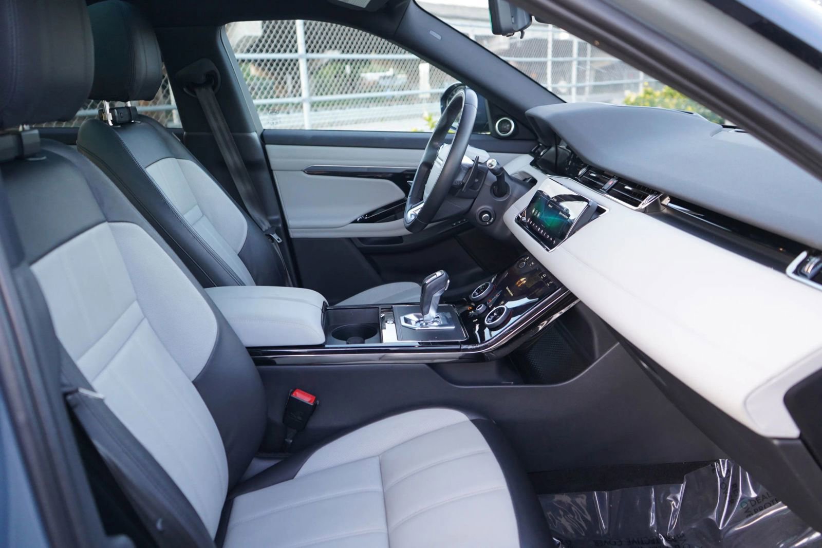 Used 2020 Land Rover Range Rover Evoque First Edition image 19