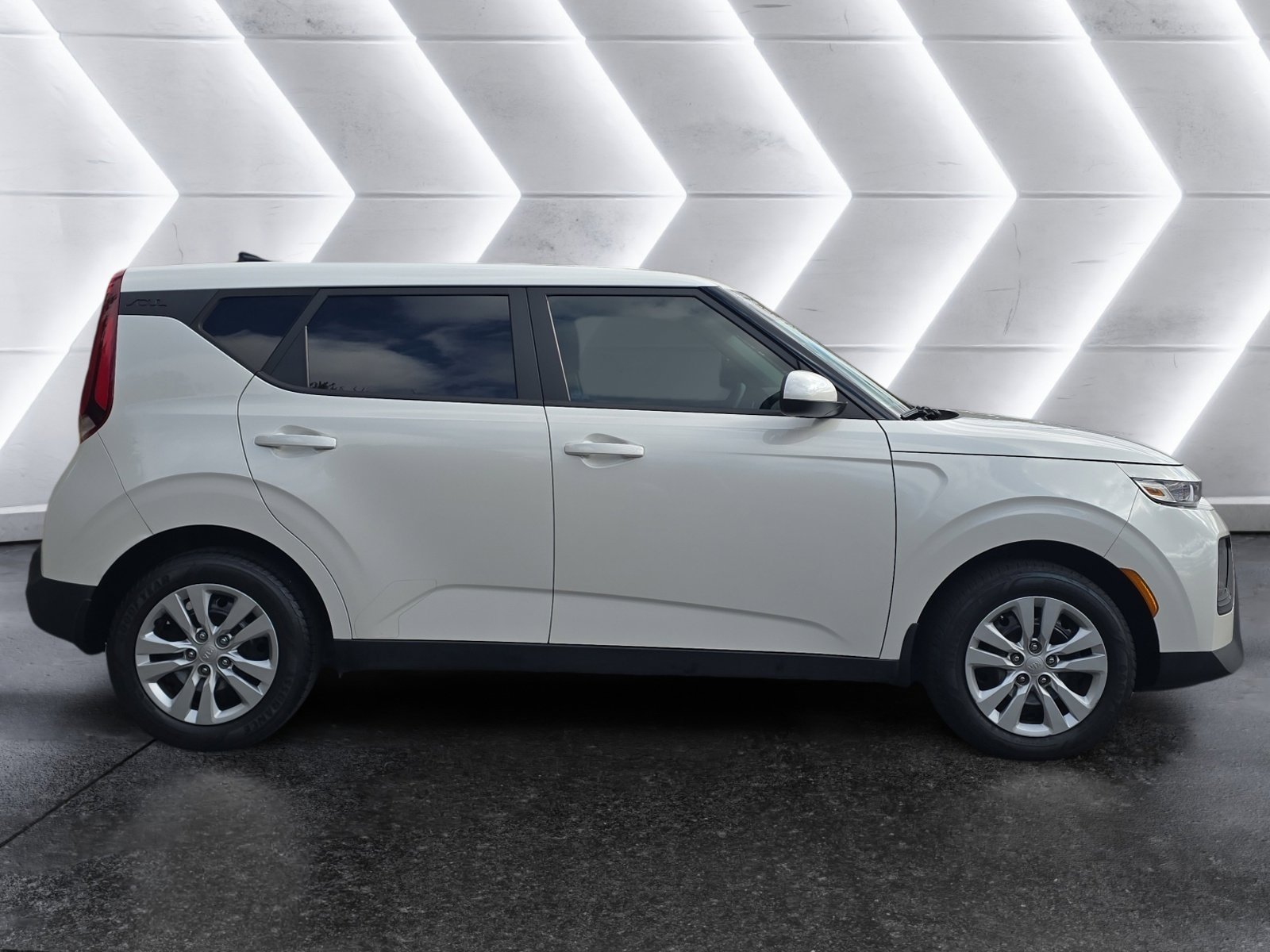 Used 2021 Kia Soul LX image 6