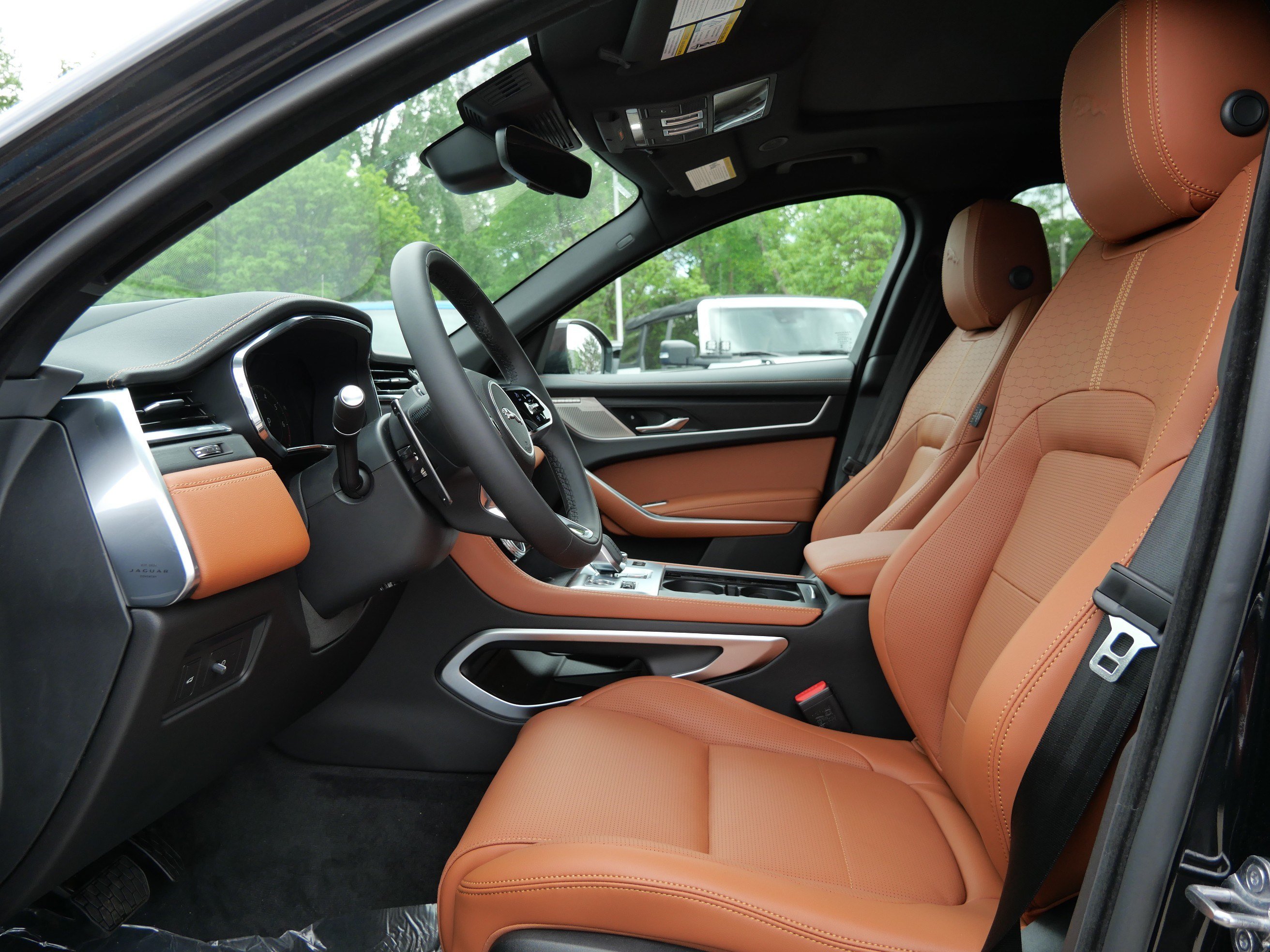 New 2026 Jaguar F-PACE R-Dynamic S AWD/4WD image 3