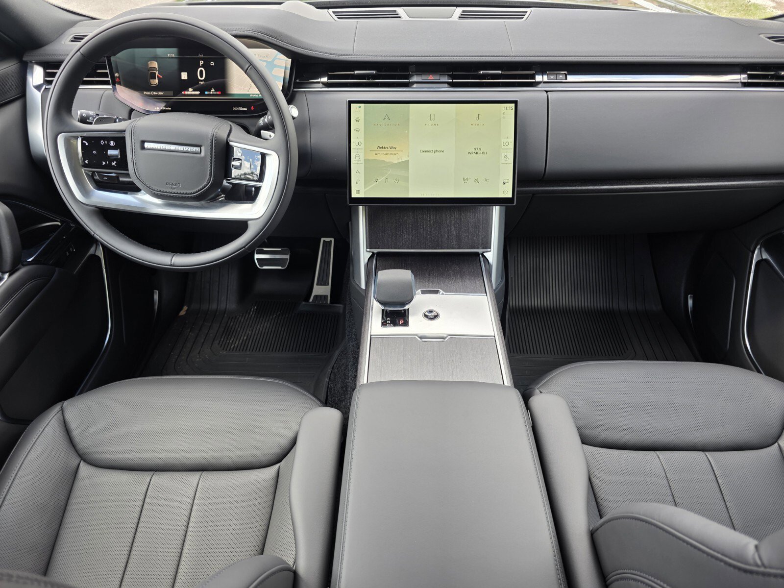 New 2026 Land Rover Range Rover Long Wheelbase SE AWD/4WD image 4