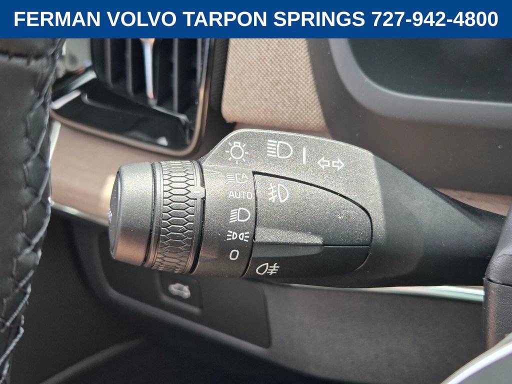 New 2026 Volvo XC90 B6 Plus w/ Protection Package Premier image 32