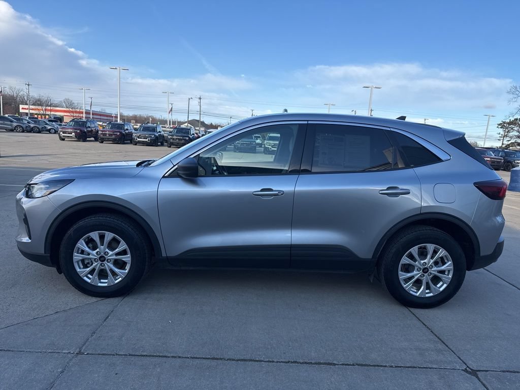 Used 2023 Ford Escape Active AWD/4WD image 3
