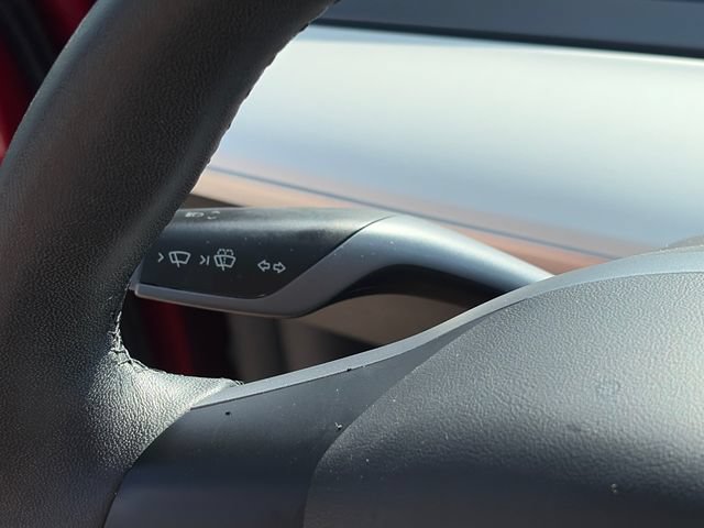 Used 2022 Tesla Model Y Long Range AWD/4WD image 23