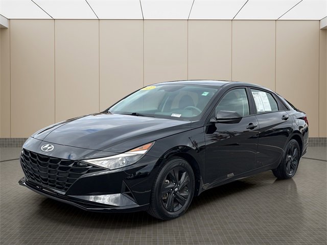 Used 2022 Hyundai Elantra SEL w/ Preferred Accessory Package