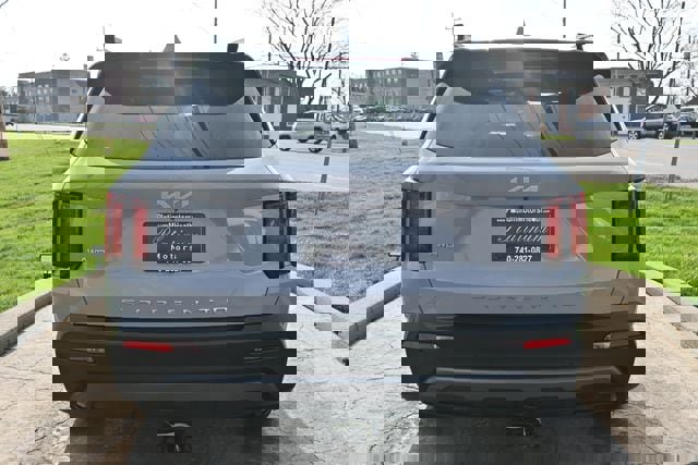 Used 2022 Kia Sorento S w/ Panoramic Sunroof Package image 6