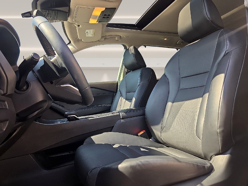 Used 2022 Nissan Rogue SV w/ SV Premium Package FWD image 13