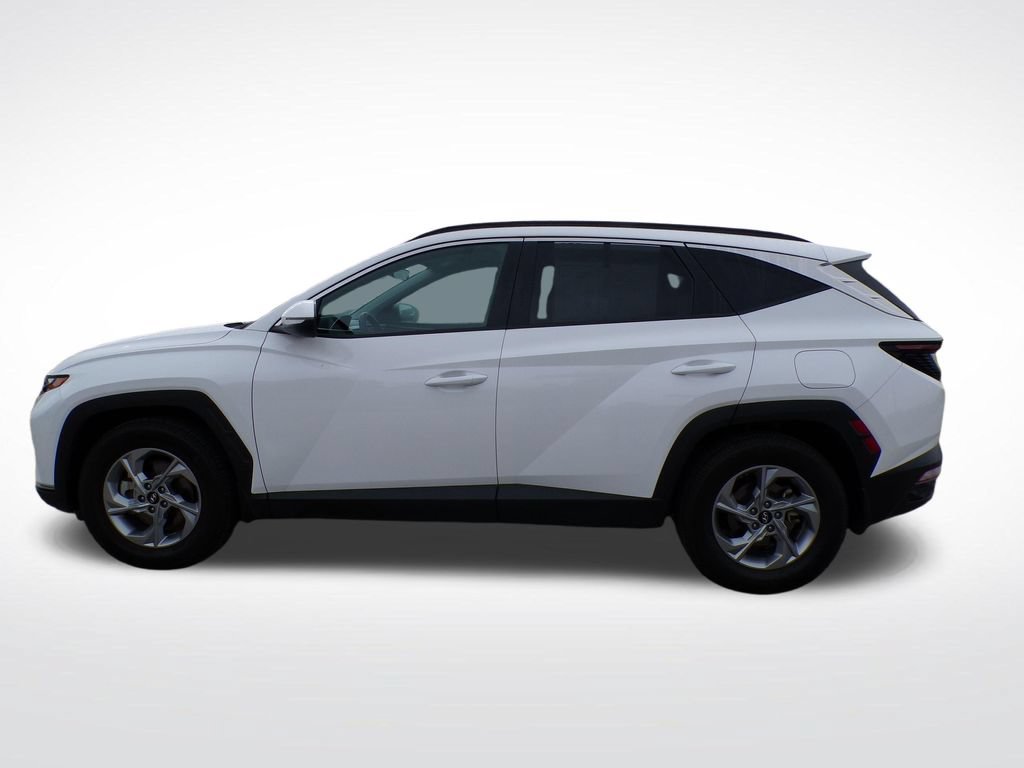 Used 2023 Hyundai Tucson SEL FWD image 2