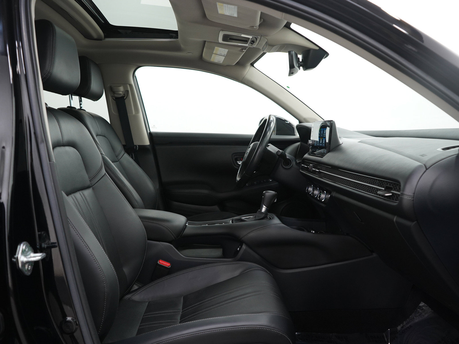 Used 2023 Honda HR-V EX-L image 12
