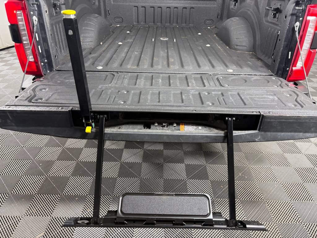 Certified 2023 Ford F250 XLT w/ Black Appearance Package AWD/4WD image 31